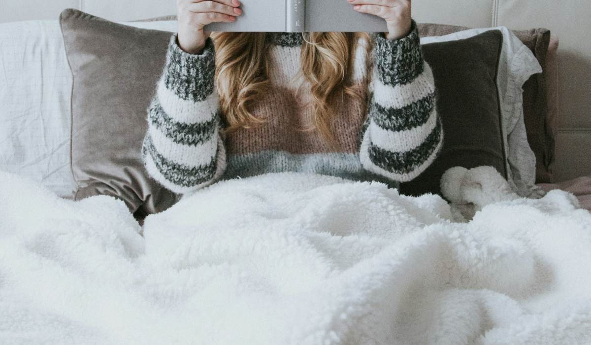 Best Luxury Cozy Blankets Spotlight